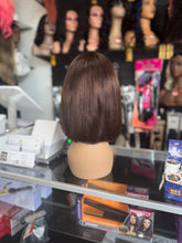 Load image into Gallery viewer, Blonde/27 money piece closure wig
