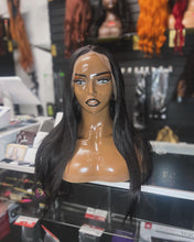 Load image into Gallery viewer, Straight 13x4 Lace Frontal Wig
